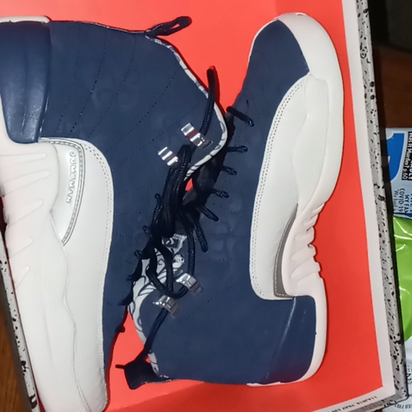 jordan retro 12 youth size 6